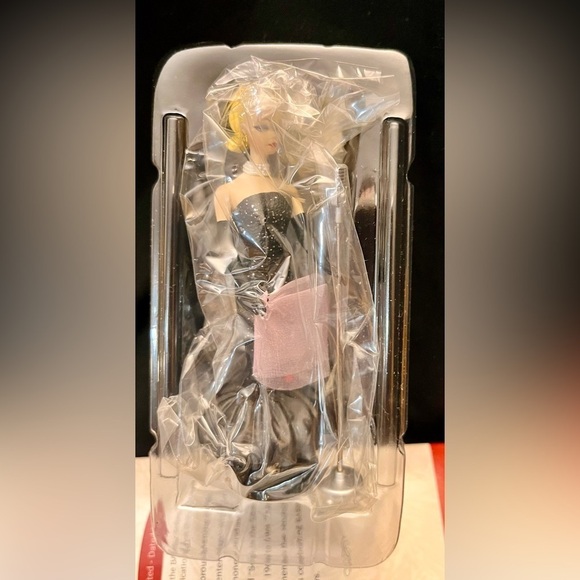 Hallmark Keepsake Ornament Collector’s Edition 1995 Barbie in the Spotlight VTG - Picture 4 of 8